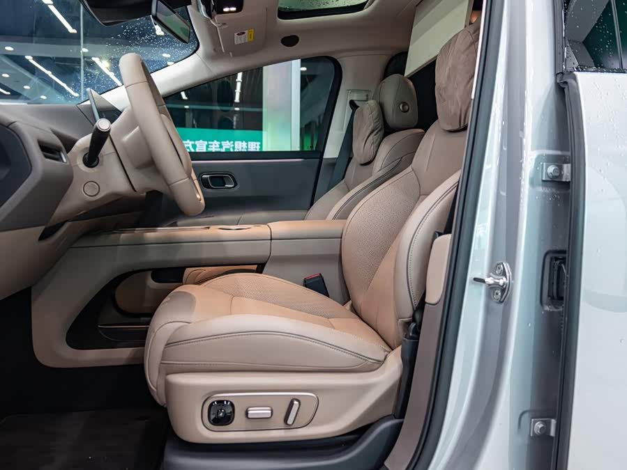 Li Auto i8 2025 Standard Edition - zdjęcie 8