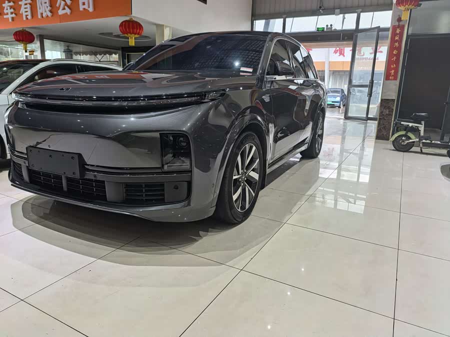 Li Xiang L8 2023 Pro - zdjęcie 1