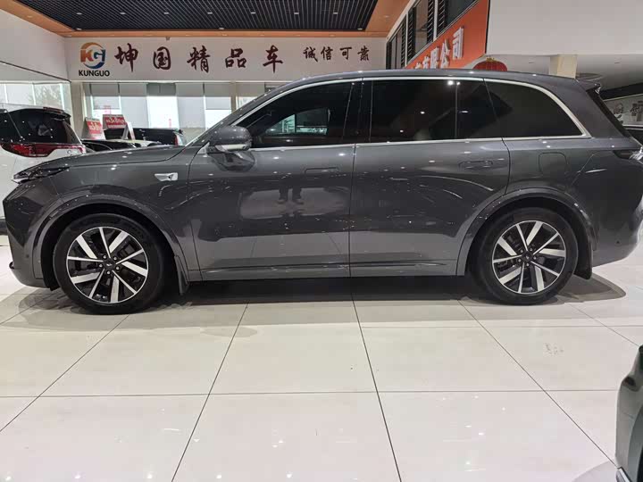 Li Xiang L8 2023 Pro - zdjęcie 13