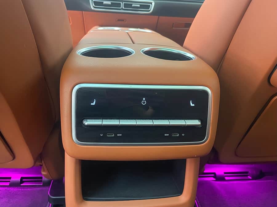 Li Xiang L8 2023 Pro - zdjęcie 14