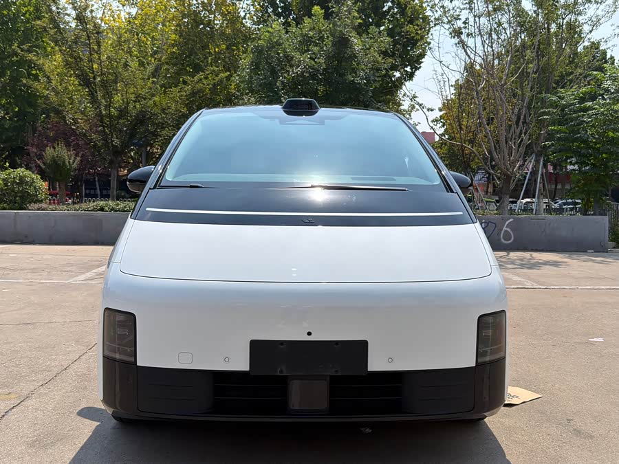Li Xiang MEGA 2024 Ultra - zdjęcie 1