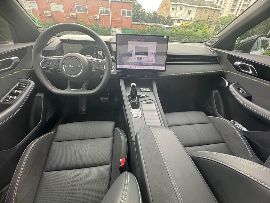 Lynk & Co 03 1.5TD DCT Pro - zdjęcie 3