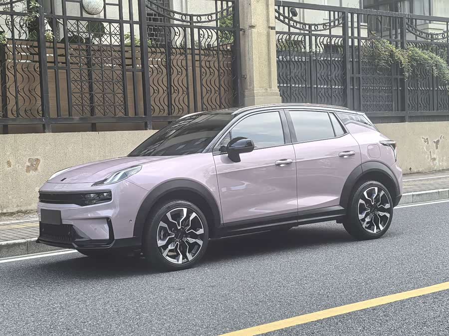 Lynk & Co 06 2023 Remix 1.5T Halo - zdjęcie 1