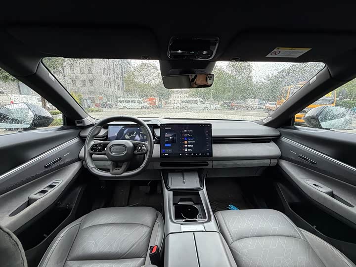 Lynk & Co 08 EM-P 2023 220km Four-Wheel Drive Performance Halo - zdjęcie 15