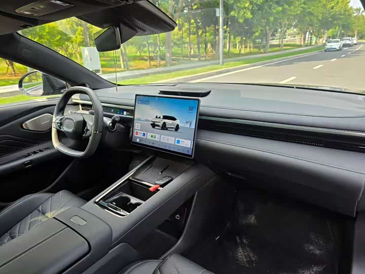 Lynk & Co 10 2025 240 4WD Ultra H5 - zdjęcie 13