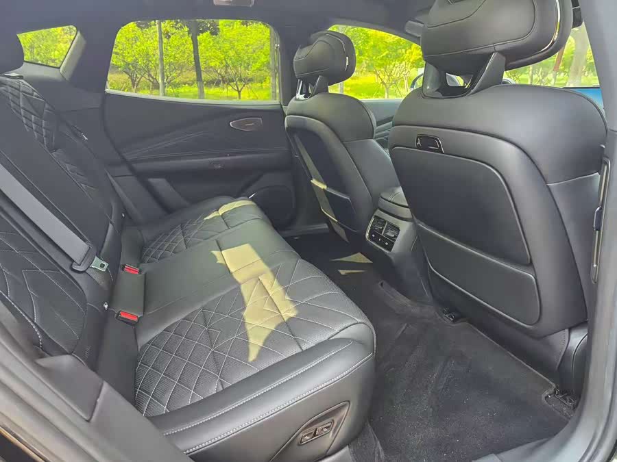 Lynk & Co 10 2025 240 4WD Ultra H5 - zdjęcie 6
