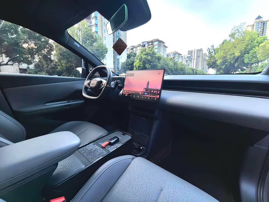 Lynk & Co Z20 2025 530km RWD Max - zdjęcie 11