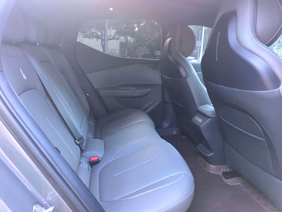 Lynk & Co Z20 2025 530km RWD Max - zdjęcie 13