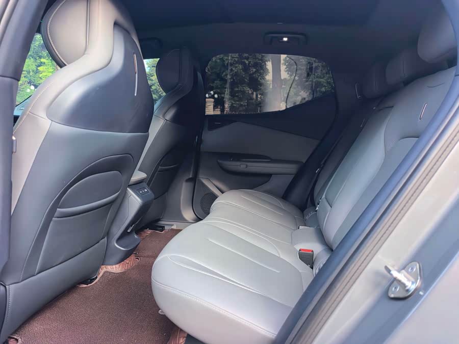 Lynk & Co Z20 2025 530km RWD Max - zdjęcie 5