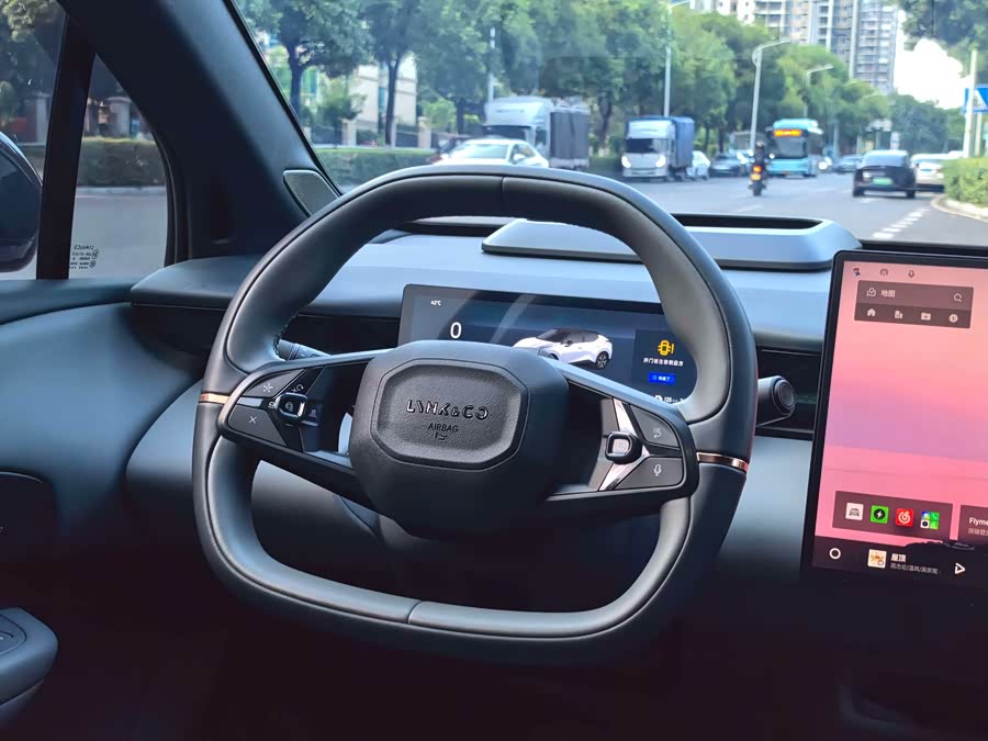 Lynk & Co Z20 2025 530km RWD Max - zdjęcie 7