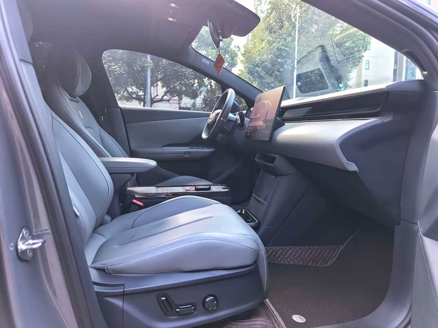 Lynk & Co Z20 2025 530km RWD Max - zdjęcie 10