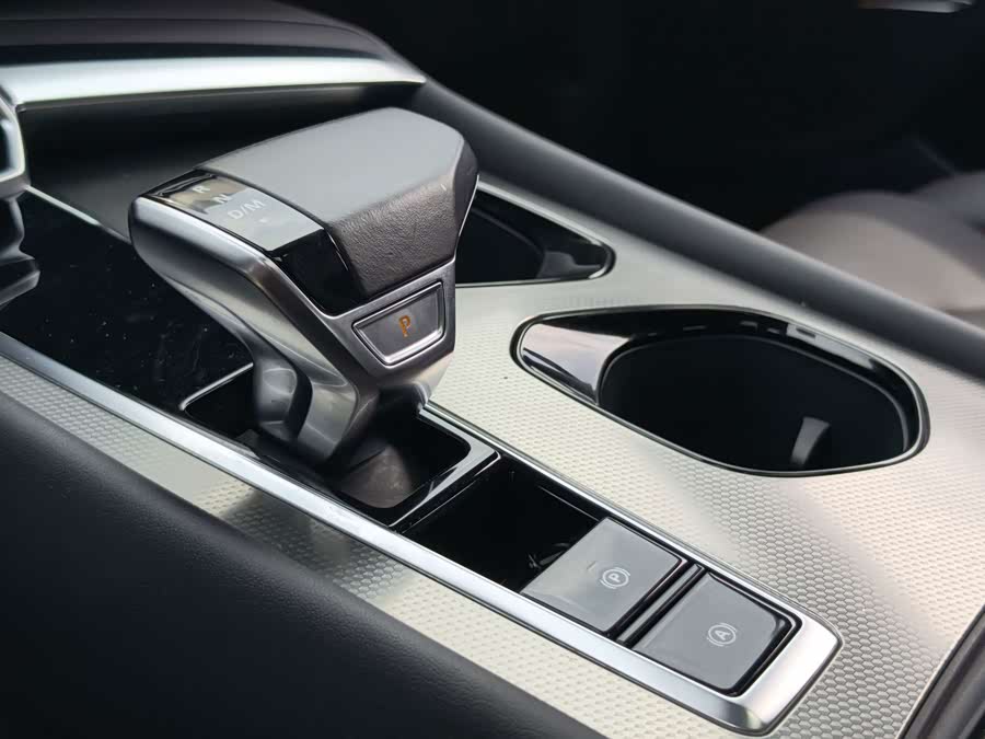 MG7 2025 1.5T 300 DCT Luxury - zdjęcie 17