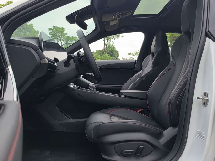 MG7 2025 1.5T 300 DCT Luxury - zdjęcie 8