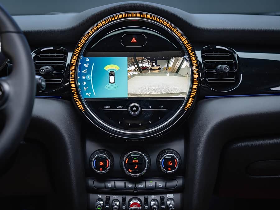 MINI 2023 1.5T COOPER Artist - zdjęcie 16