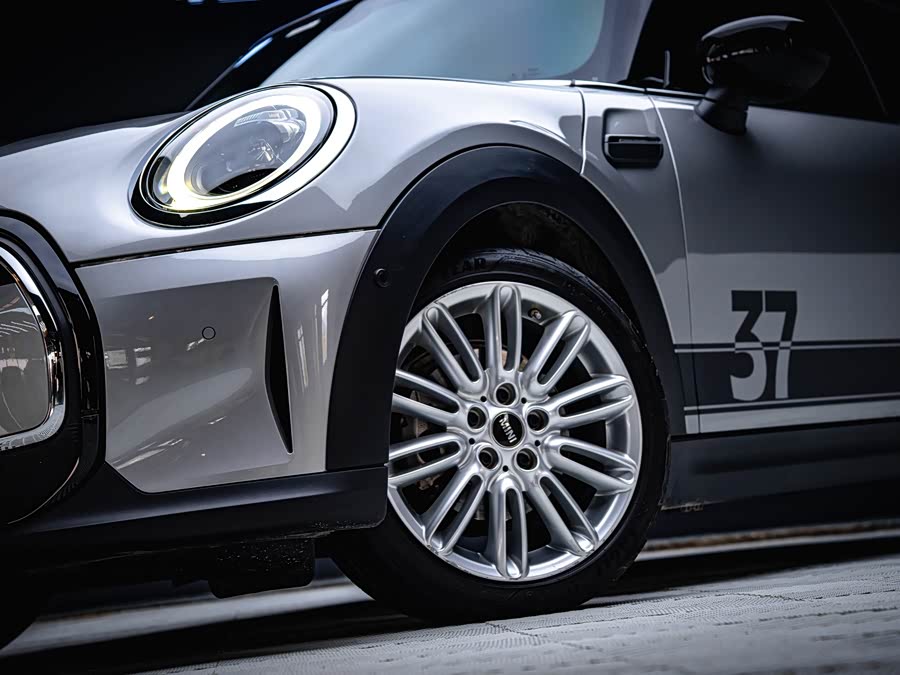 MINI 2023 1.5T COOPER Artist - zdjęcie 8