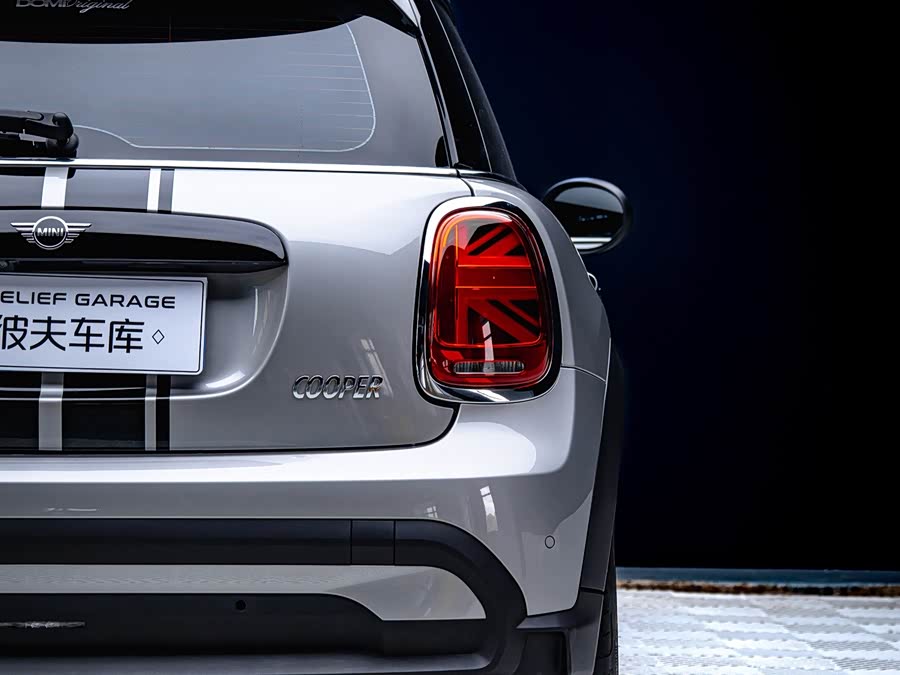 MINI 2023 1.5T COOPER Artist - zdjęcie 9