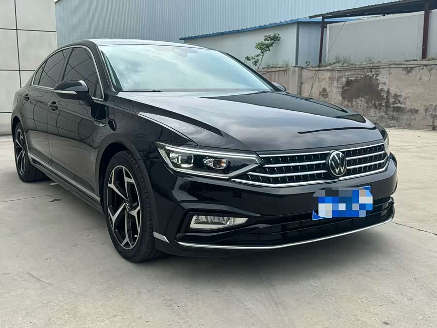 Magotan 2023 2 Million Units Commemorative Edition 330TSI DSG Luxury Type - zdjęcie 2