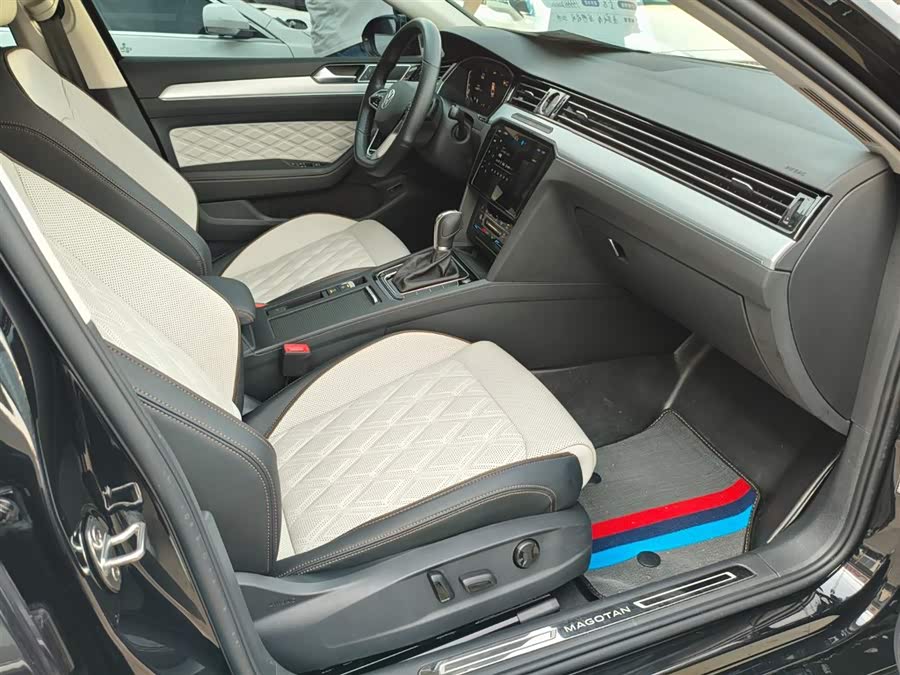 Magotan 2023 2 Million Units Commemorative Edition 330TSI DSG Luxury Type - zdjęcie 13