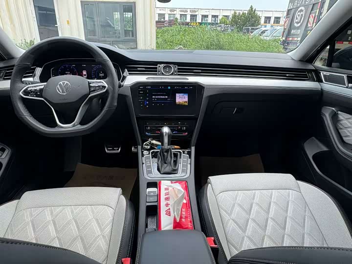 Magotan 2023 2 Million Units Commemorative Edition 330TSI DSG Luxury Type - zdjęcie 18