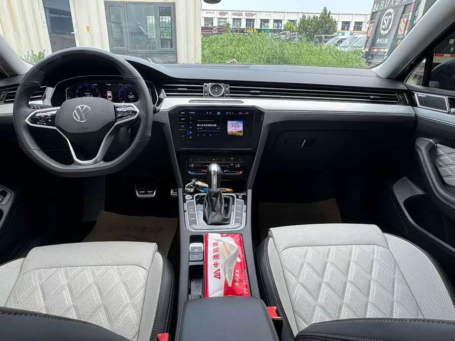 Magotan 2023 2 Million Units Commemorative Edition 330TSI DSG Luxury Type - zdjęcie 9