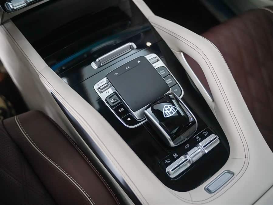 Maybach GLS 2024 GLS 600 4MATIC Luxury - zdjęcie 17