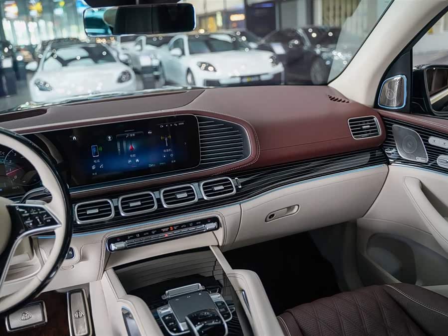 Maybach GLS 2024 GLS 600 4MATIC Luxury - zdjęcie 18