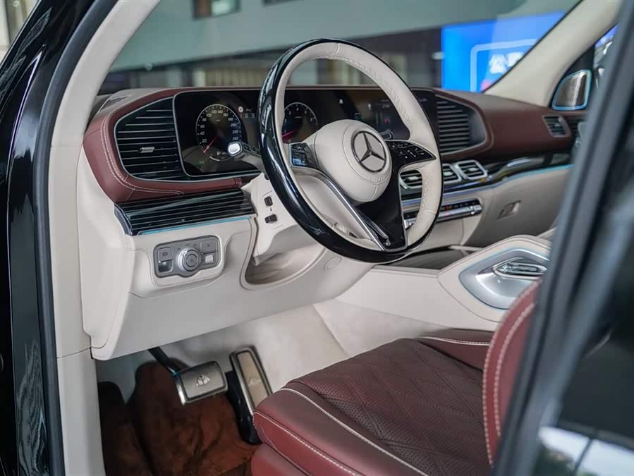 Maybach GLS 2024 GLS 600 4MATIC Luxury - zdjęcie 4
