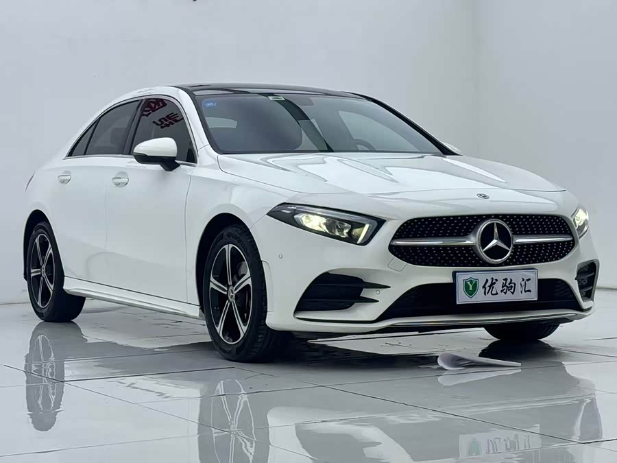 Mercedes-Benz A-Class 2023 A 200 L Fashion Edition - zdjęcie 2