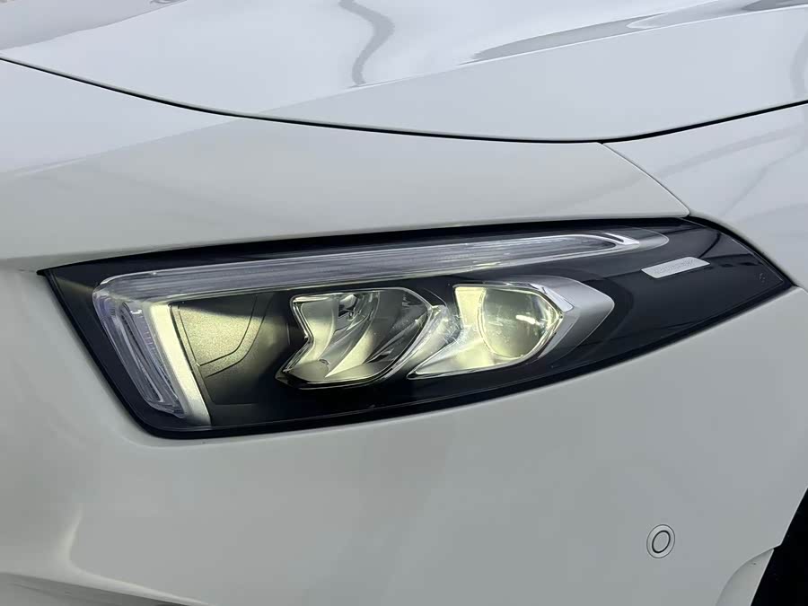 Mercedes-Benz A-Class 2023 A 200 L Fashion Edition - zdjęcie 16