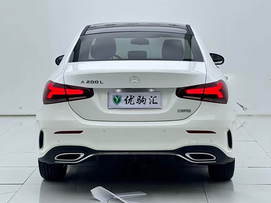 Mercedes-Benz A-Class 2023 A 200 L Fashion Edition - zdjęcie 5