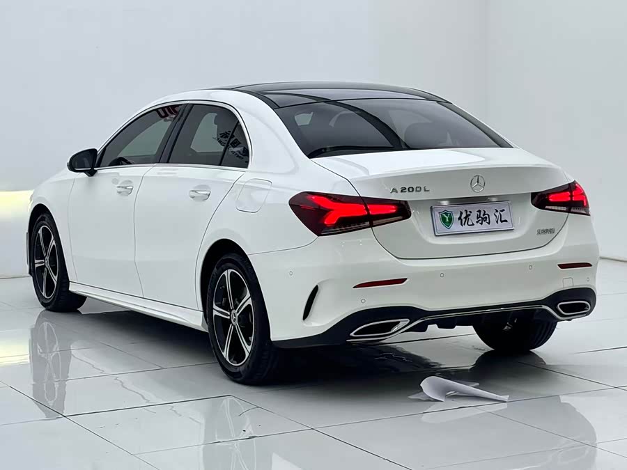 Mercedes-Benz A-Class 2023 A 200 L Fashion Edition - zdjęcie 6