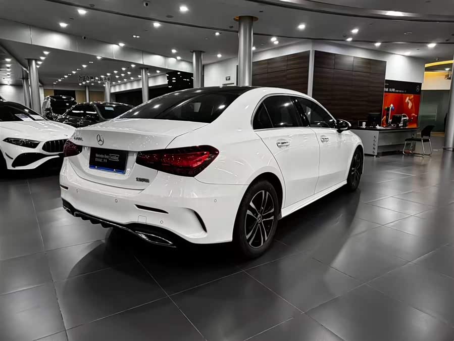 Mercedes-Benz A-Class 2024 A 200 L Dynamic - zdjęcie 5