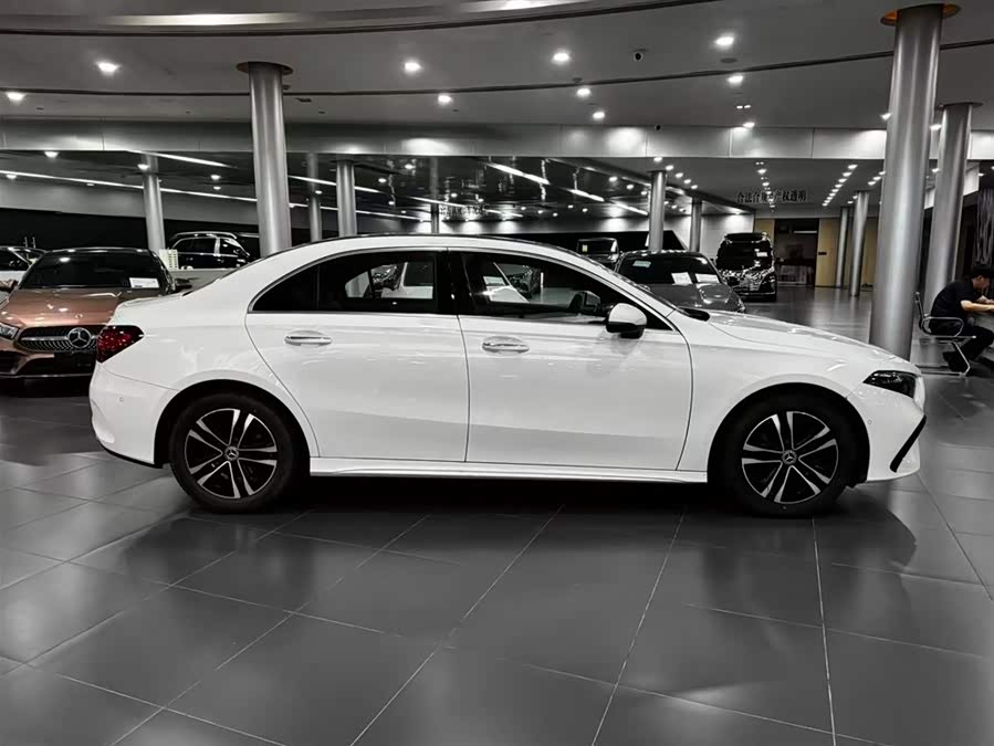 Mercedes-Benz A-Class 2024 A 200 L Dynamic - zdjęcie 6