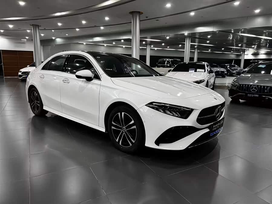 Mercedes-Benz A-Class 2024 A 200 L Dynamic - zdjęcie 7