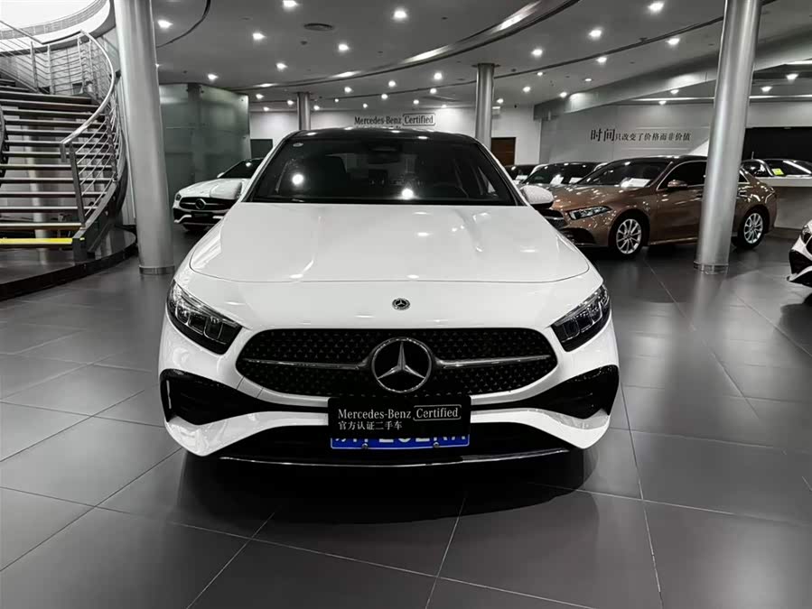 Mercedes-Benz A-Class 2024 A 200 L Dynamic - zdjęcie 8