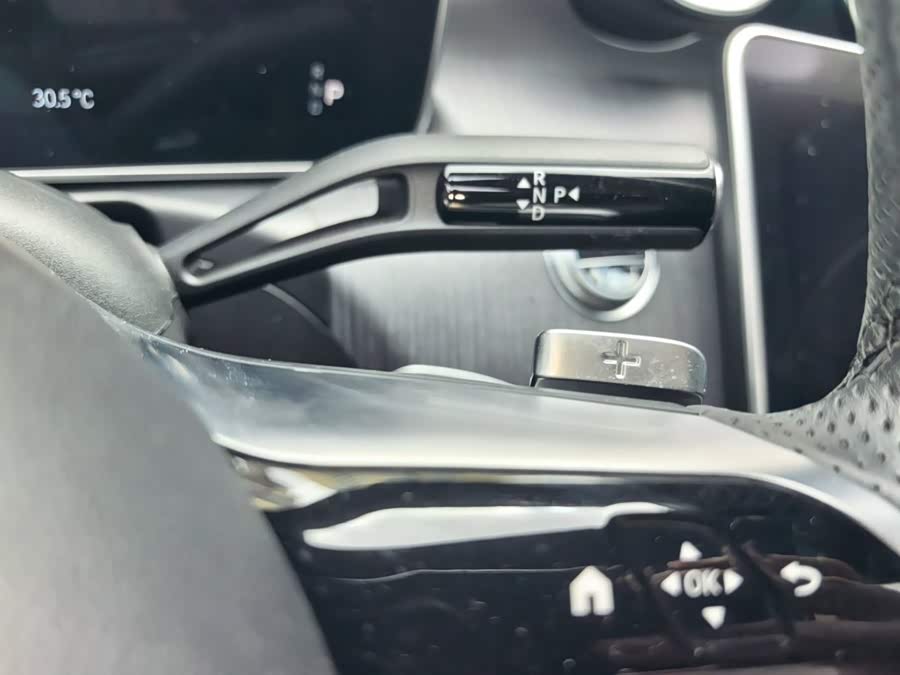 Mercedes-Benz C-Class 2023 C 200 L Sport Edition - zdjęcie 15