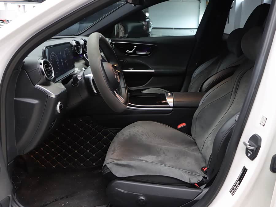 Mercedes-Benz C-Class 2023 C 200 L Sport Edition - zdjęcie 10