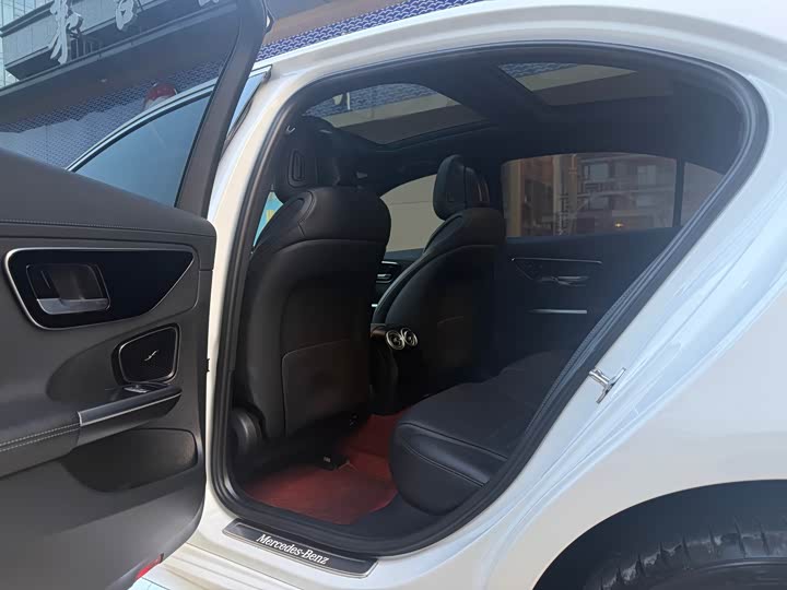 Mercedes-Benz C-Class 2023 C 260 L Sport Edition - zdjęcie 20