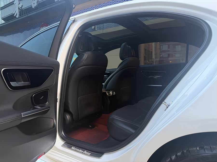 Mercedes-Benz C-Class 2023 C 260 L Sport Edition - zdjęcie 6