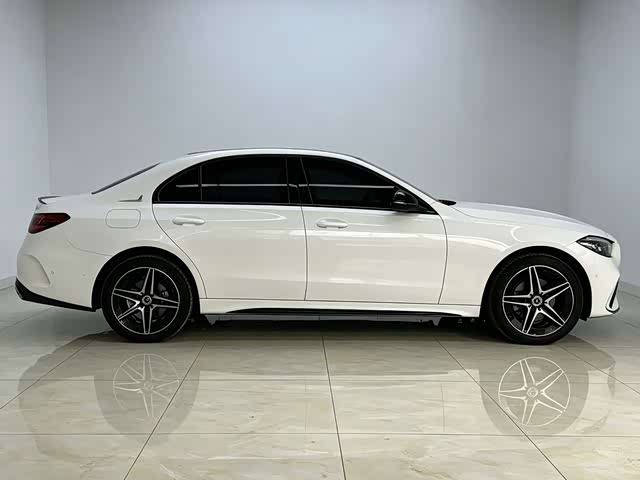 Mercedes-Benz C-Class 2024 C 260 L Haoye Sports Edition - zdjęcie 11