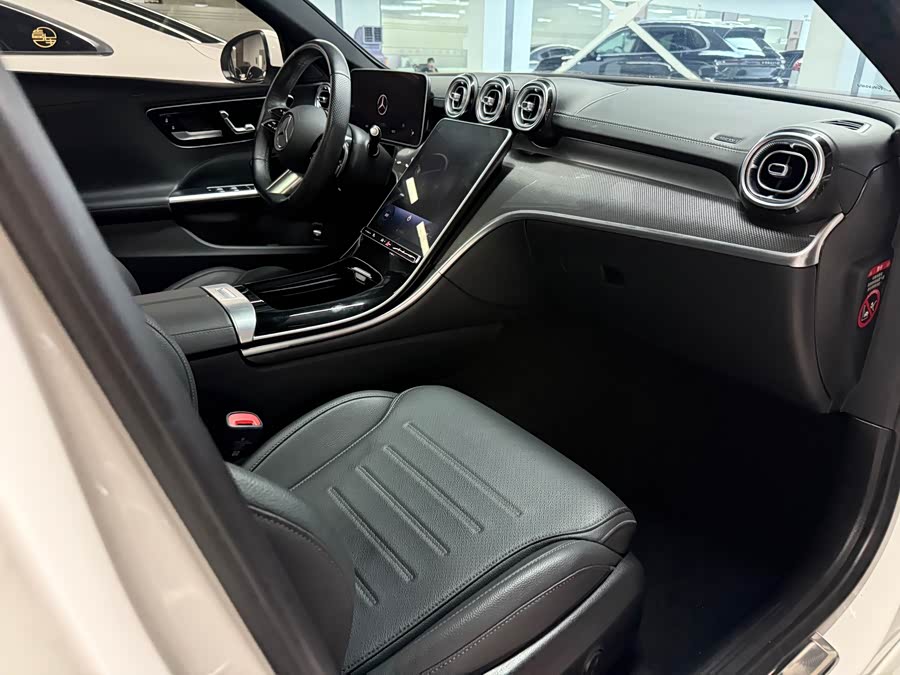Mercedes-Benz C-Class 2024 C 260 L Sport - zdjęcie 11