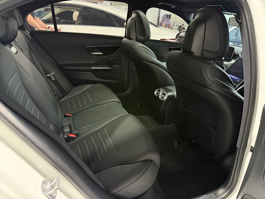 Mercedes-Benz C-Class 2024 C 260 L Sport - zdjęcie 13