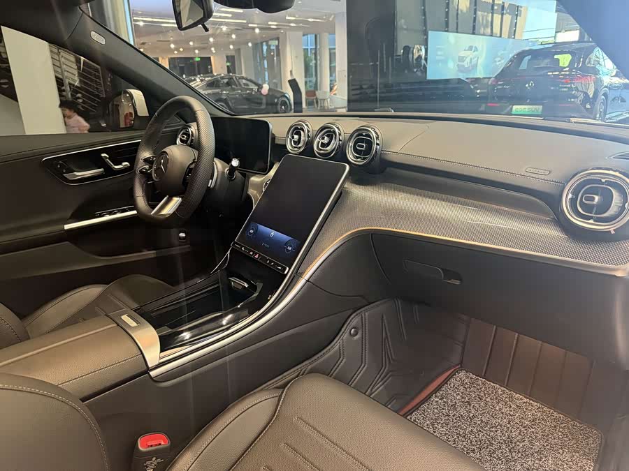 Mercedes-Benz C-Class 2025 C 260 L Sport Edition - zdjęcie 11