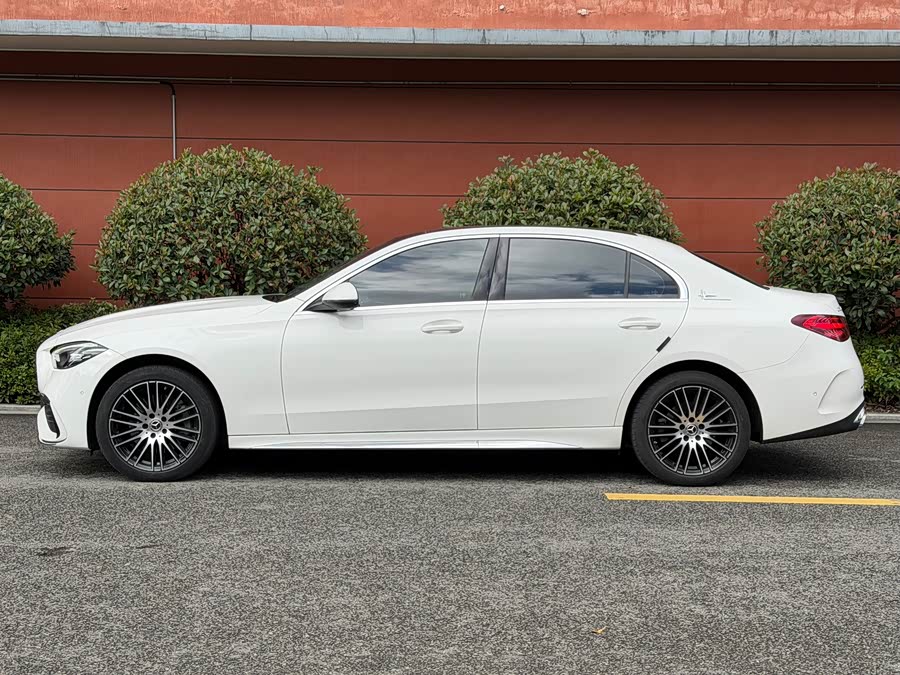 Mercedes-Benz C-Class 2025 C 260 L Sport Edition - zdjęcie 12