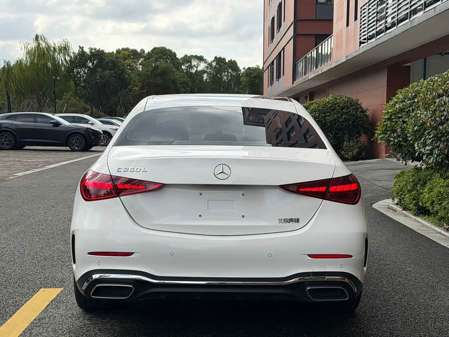 Mercedes-Benz C-Class 2025 C 260 L Sport Edition - zdjęcie 13