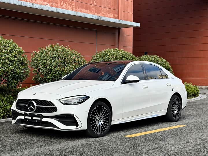 Mercedes-Benz C-Class 2025 C 260 L Sport Edition - zdjęcie 17