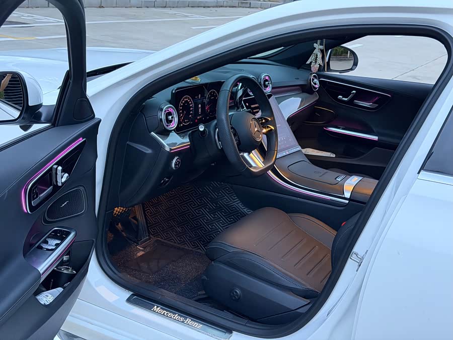 Mercedes-Benz C-Class 2025 C 260 L Sport Edition - zdjęcie 6