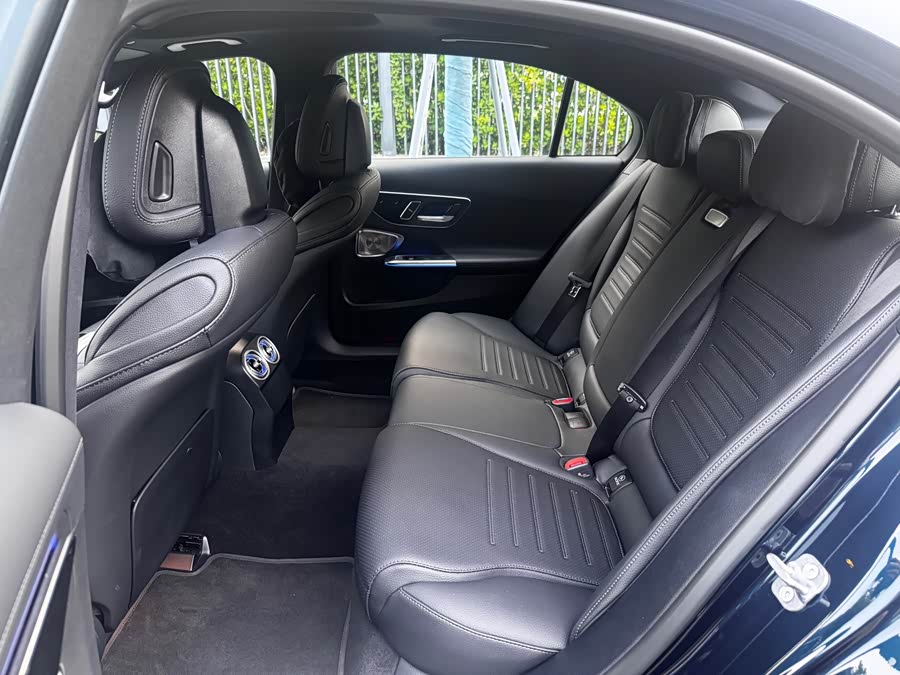 Mercedes-Benz C-Class 2026 C 260 L Sport Edition - zdjęcie 5