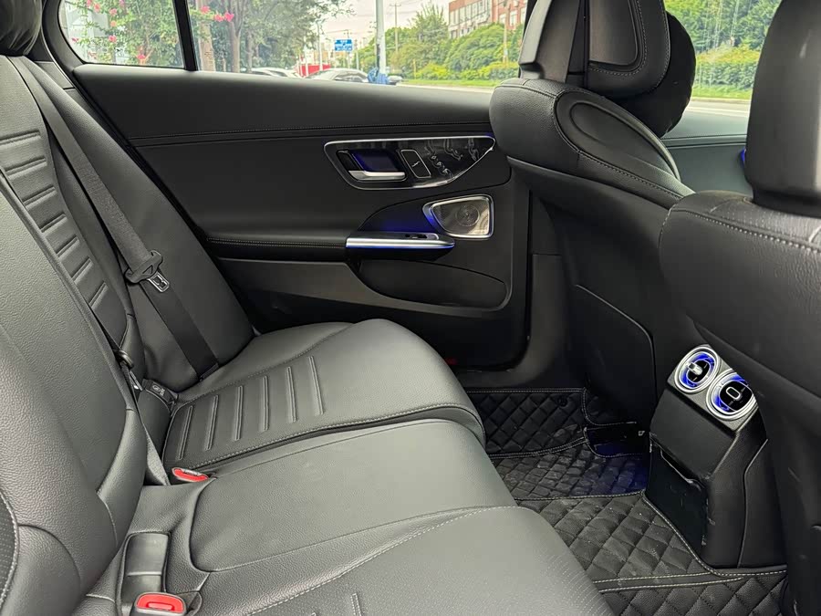 Mercedes-Benz C-Class 2026 C 260 L Sport Special Edition - zdjęcie 10