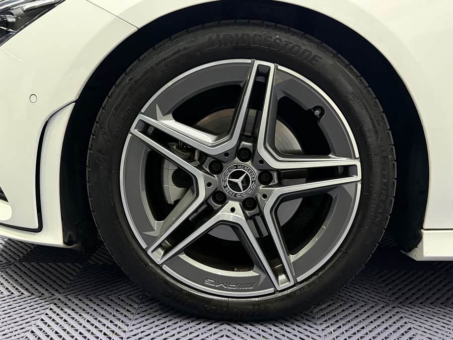 Mercedes-Benz CLA 200 4MATIC - zdjęcie 5